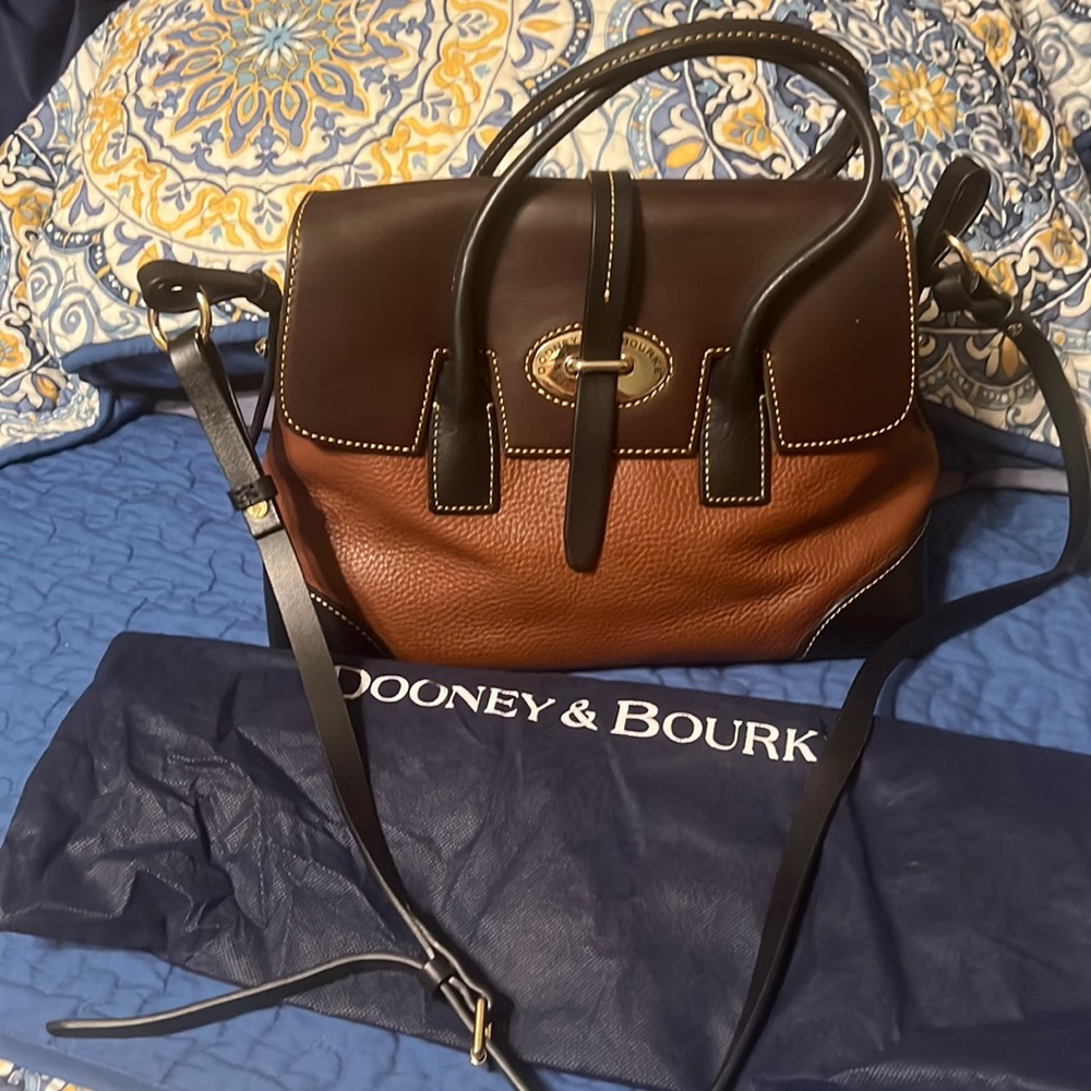 SOLD medium purse with dust bag